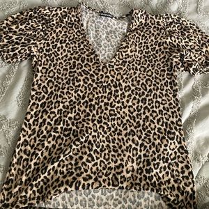 Ribbed leopard shirt with bubble sleeves